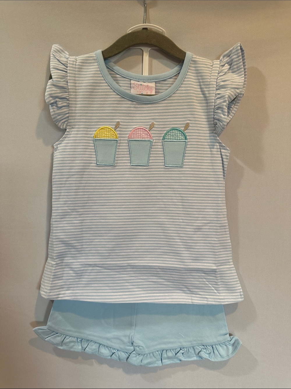 Kids' Light Blue Striped Ruffle Sleeve Top with Ice Cream Appliqué